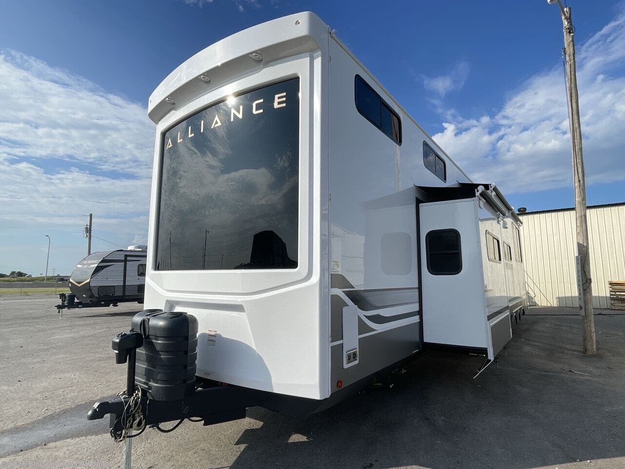 New 2026 Alliance RV Benchmark 44LFT available in Mesquite, Texas