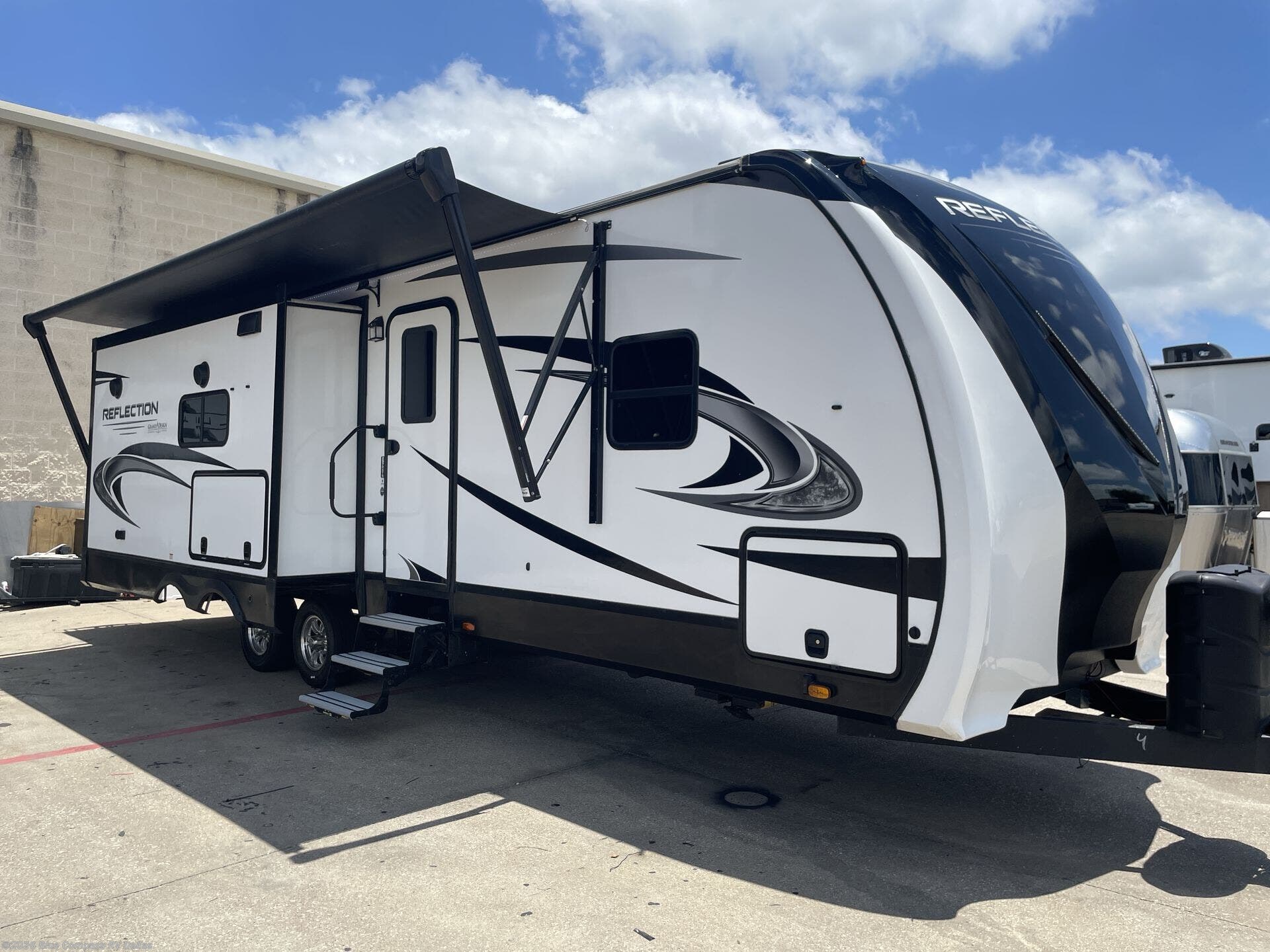 Used 2023 Grand Design Reflection 297RSTS available in Mesquite, Texas