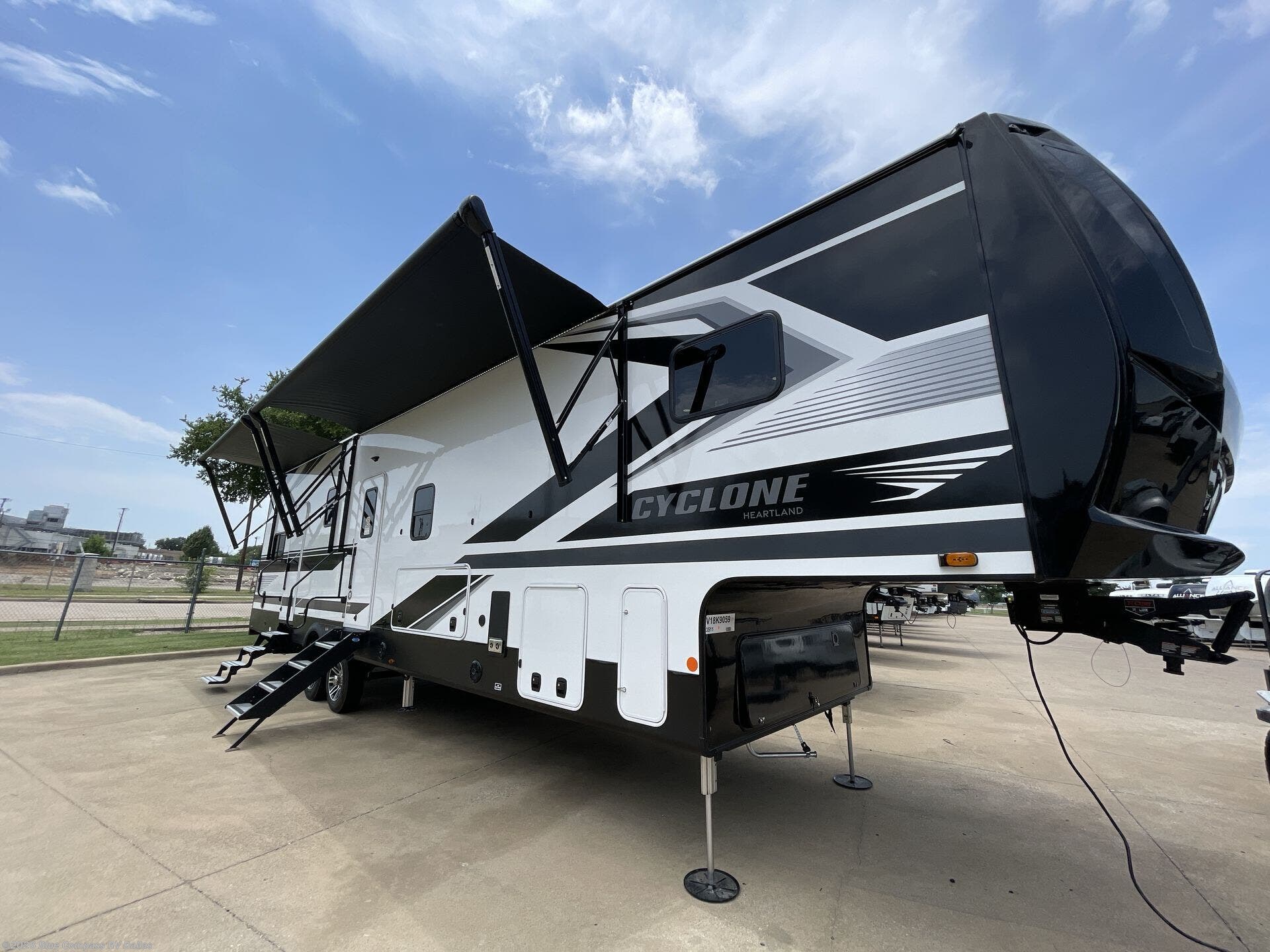 New 2027 Heartland Cyclone 3511 available in Mesquite, Texas