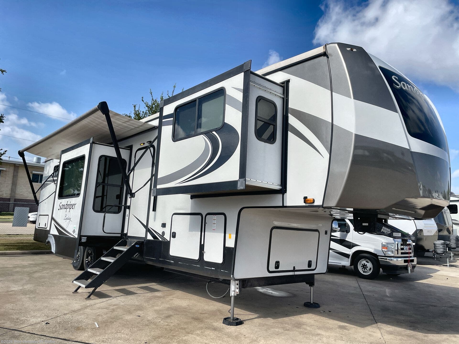Used 2022 Forest River Sandpiper 391FLRB available in Mesquite, Texas