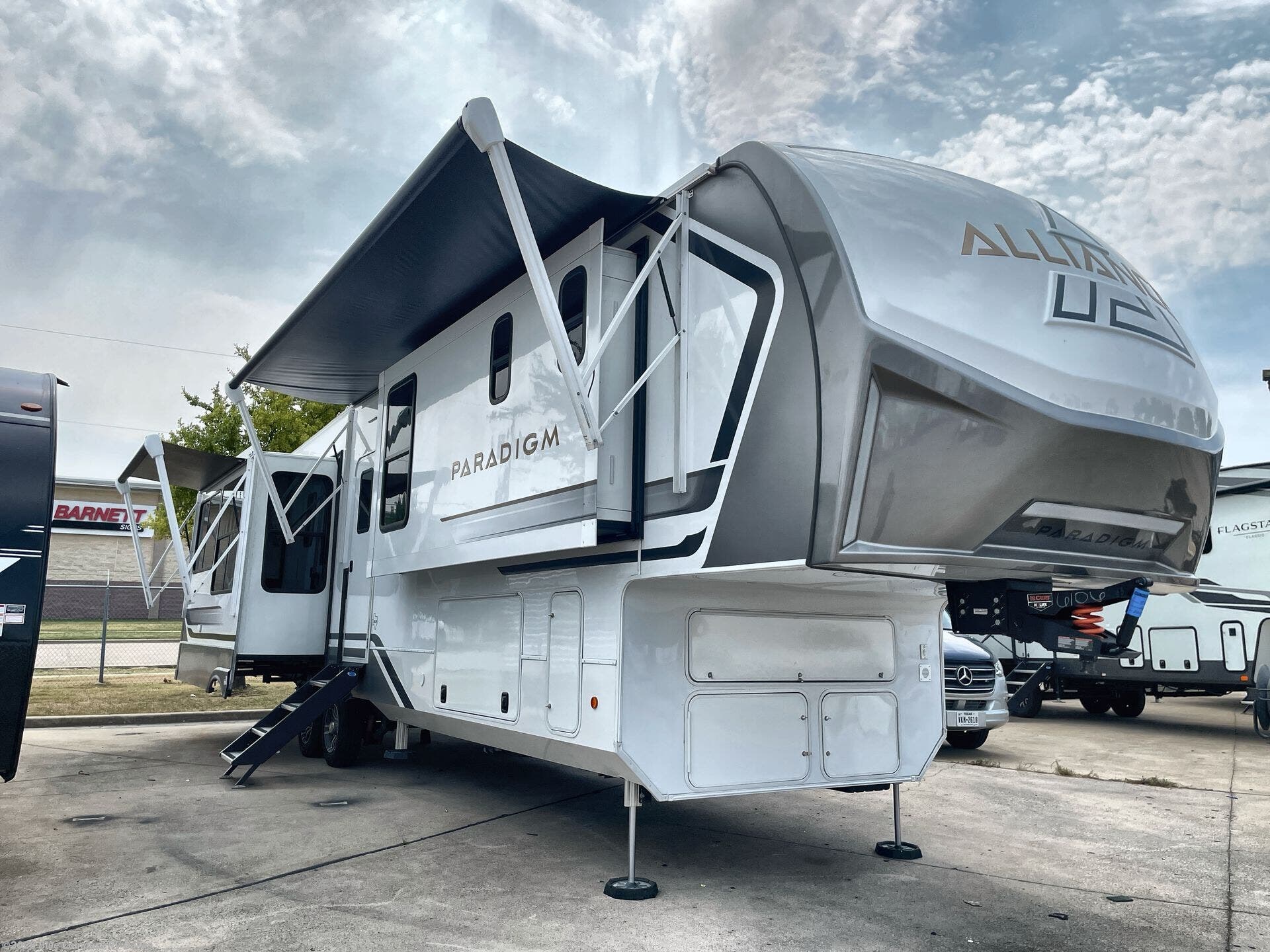 Used 2025 Alliance RV Paradigm 370FB available in Mesquite, Texas
