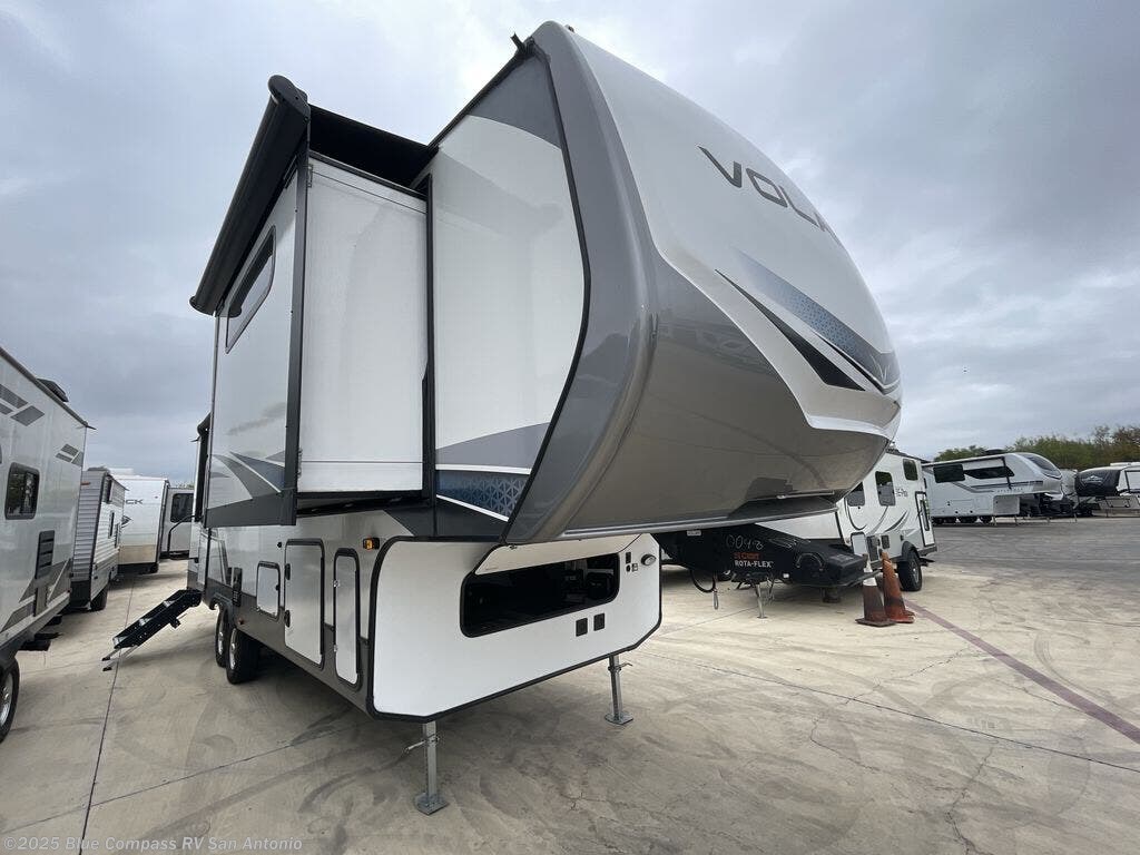 Used 2024 CrossRoads Volante 270EL available in San Antonio, Texas