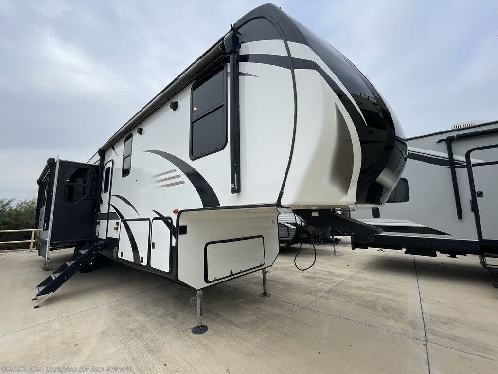 Used 2021 K-Z Durango 348bhf available in San Antonio, Texas