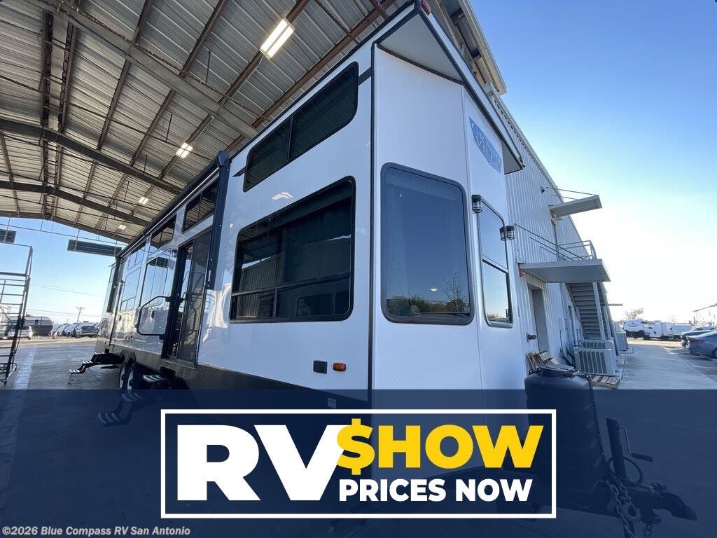 Used 2023 Forest River Salem Grand Villa 42VIEW available in San Antonio, Texas