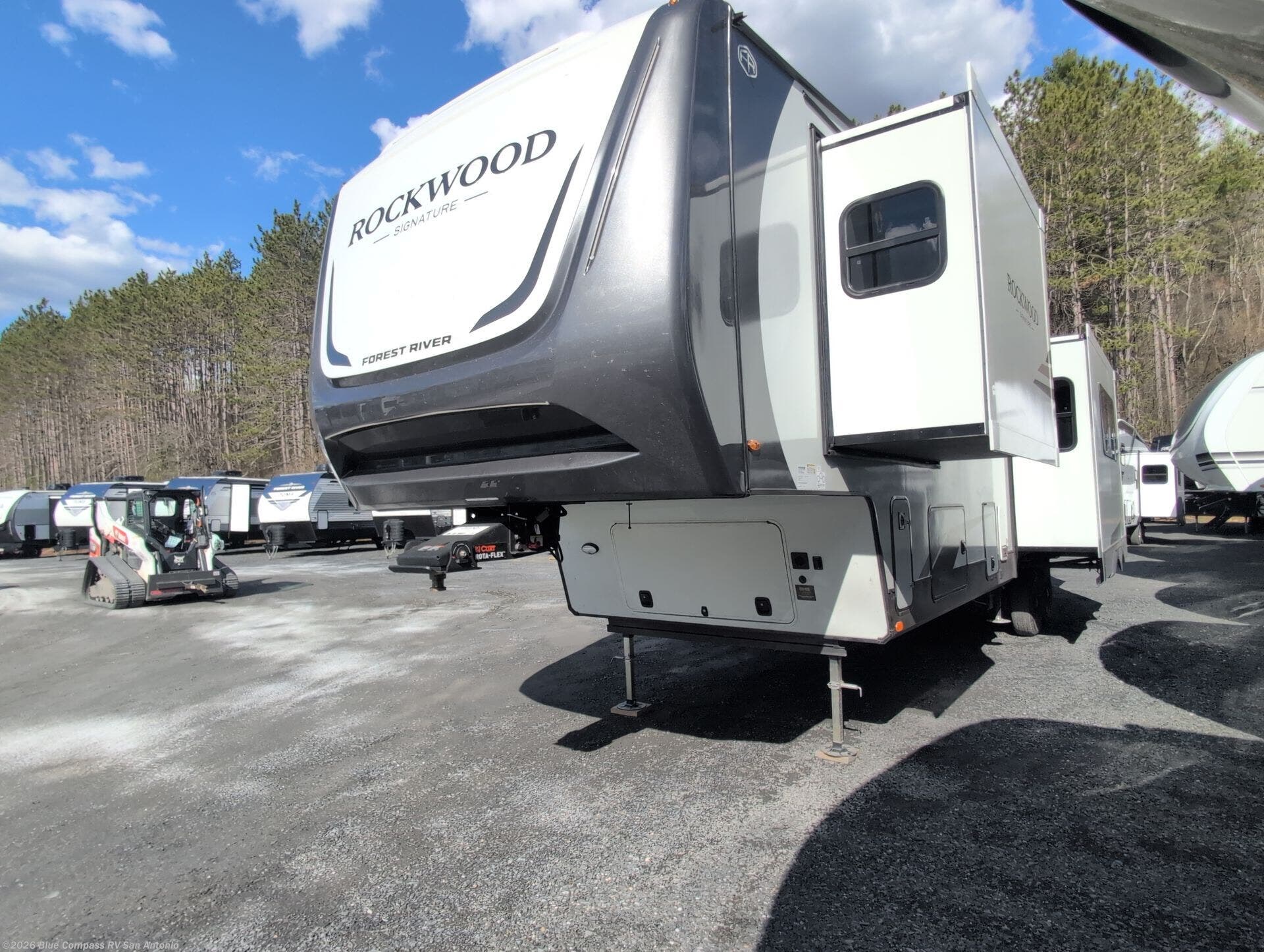New 2026 Forest River Rockwood Signature 404SRK available in San Antonio, Texas