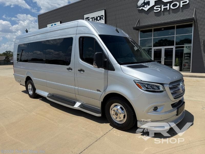 Used 2024 Midwest  Daycruiser D6 available in Baton Rouge, Louisiana