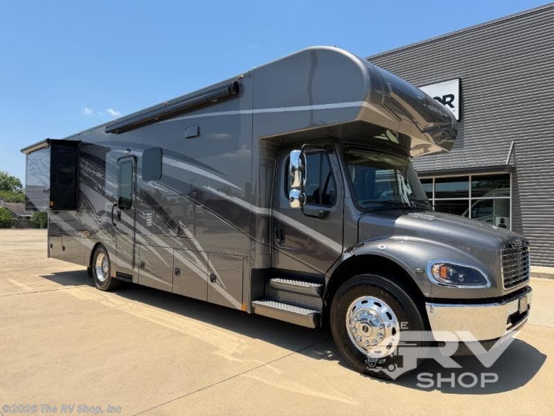 Used 2022 Renegade  Valencia 35MB available in Baton Rouge, Louisiana