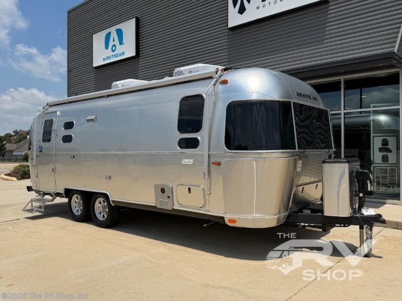 Used 2025 Airstream Flying Cloud 25FB Twin available in Baton Rouge, Louisiana