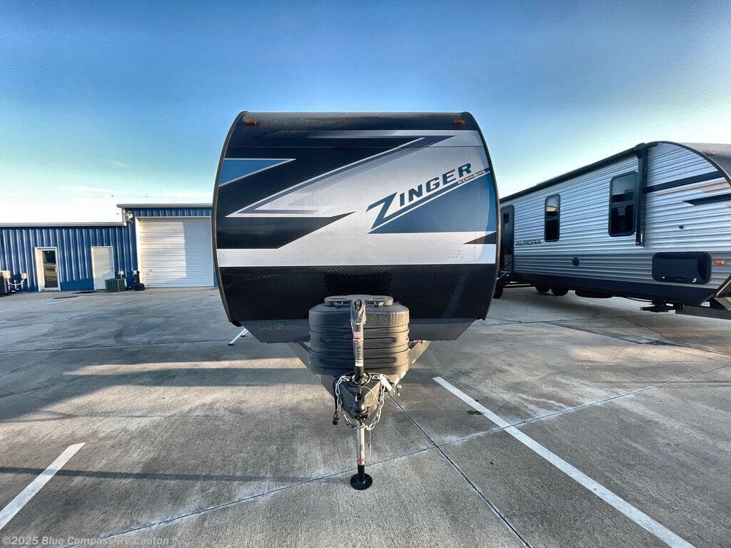 New 2025 CrossRoads Zinger 328SB available in Wills Point, Texas