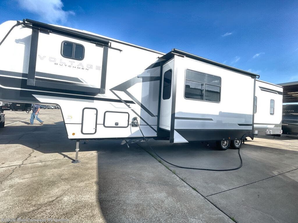 New 2025 Dutchmen Voltage V-Series 3800 available in Wills Point, Texas