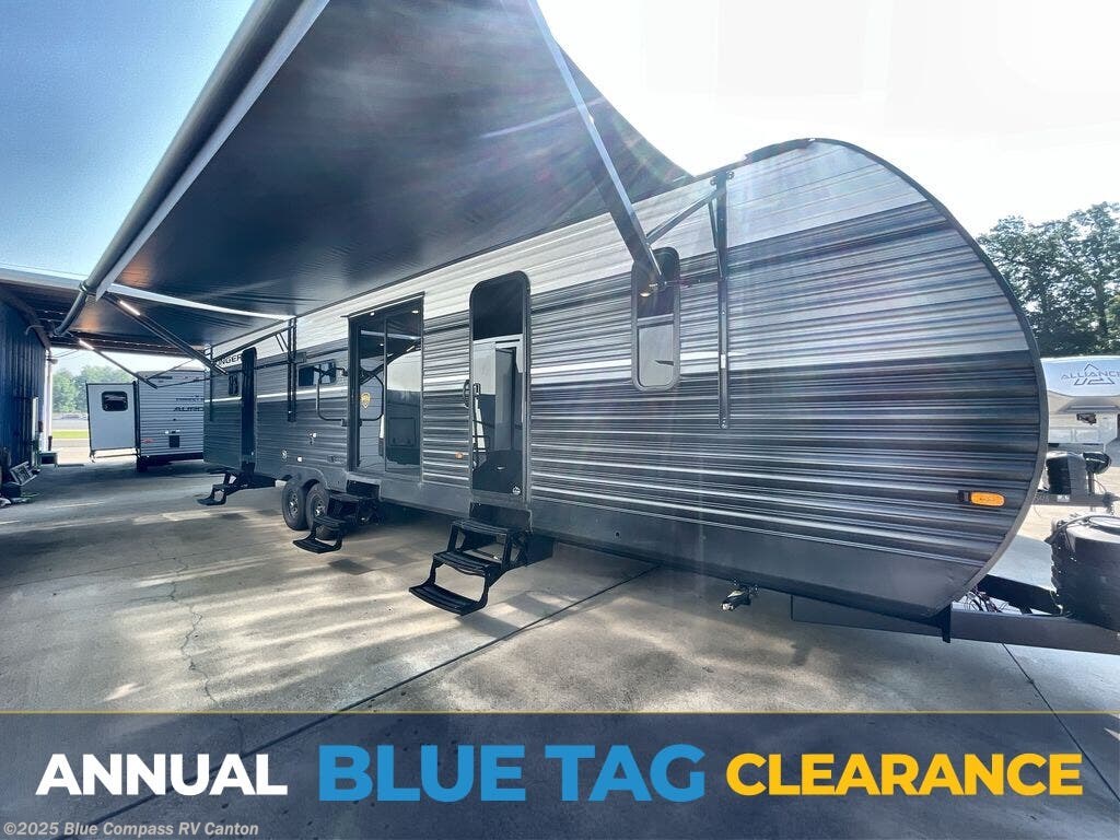 New 2026 CrossRoads Zinger 390DB available in Wills Point, Texas