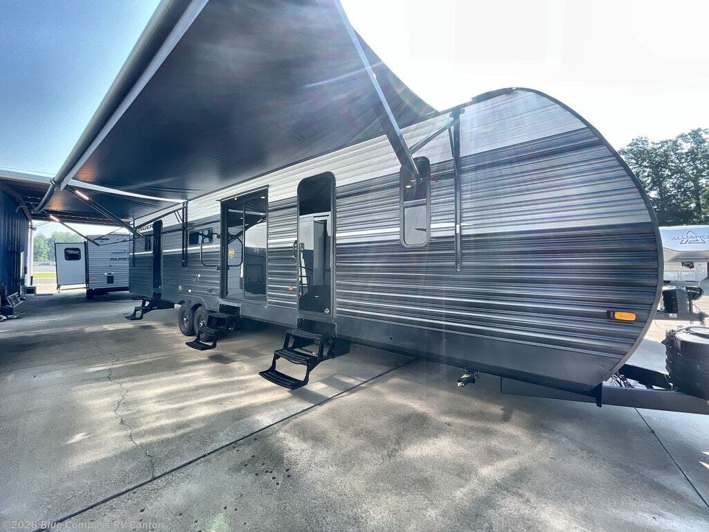 New 2026 CrossRoads Zinger 390DB available in Wills Point, Texas