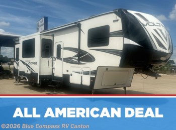 Used 2017 Dutchmen Voltage M3605 available in Wills Point, Texas