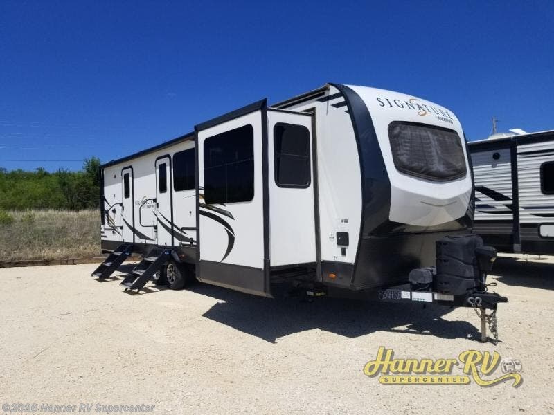Used 2020 Forest River Rockwood Signature Ultra Lite 8324SB available in Baird, Texas