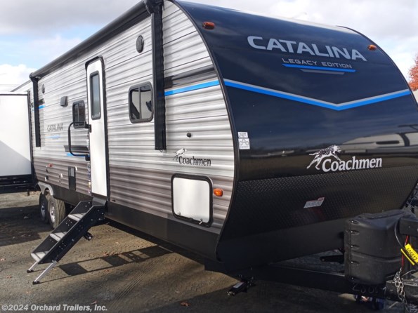 2023 Coachmen Catalina Legacy Edition 323QBTSCK available in Whately, MA
