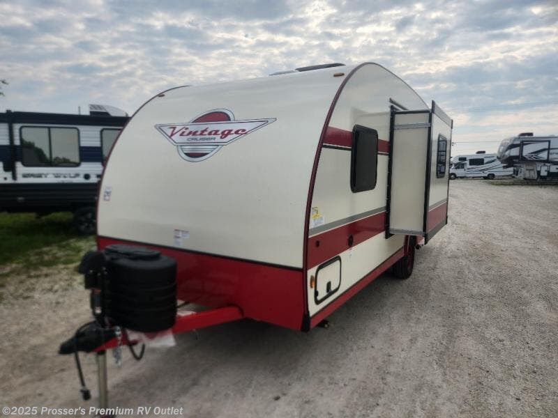 New 2026 Gulf Stream Vintage Cruiser 19CSK available in Sturtevant, Wisconsin