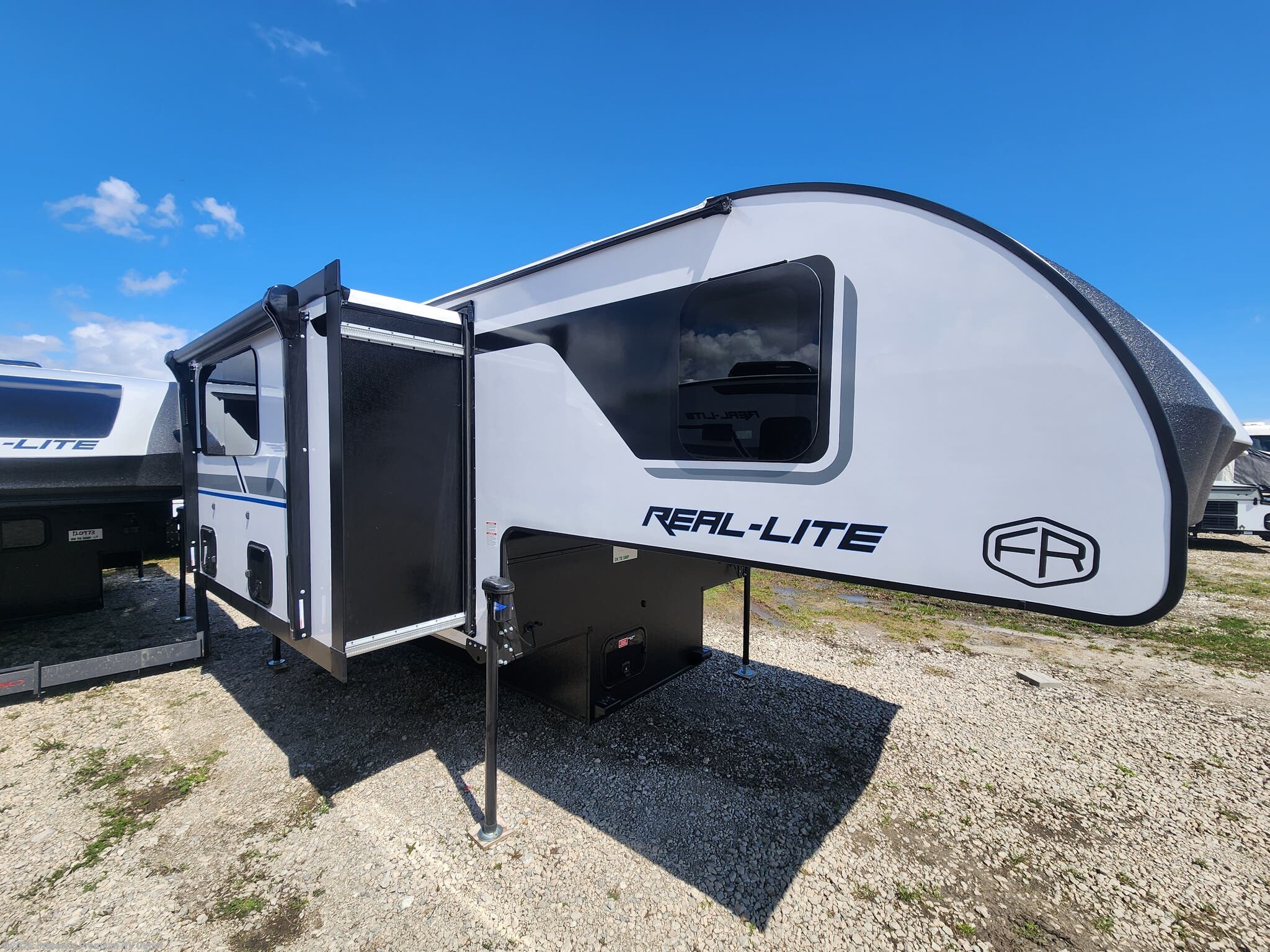 New 2026 Palomino Real-Lite HS-2114 available in Sturtevant, Wisconsin