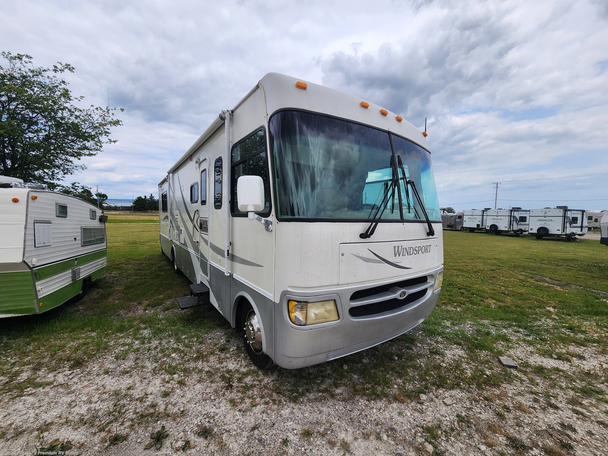 Used 2002 Four Winds International Windsport 35D available in Sturtevant, Wisconsin