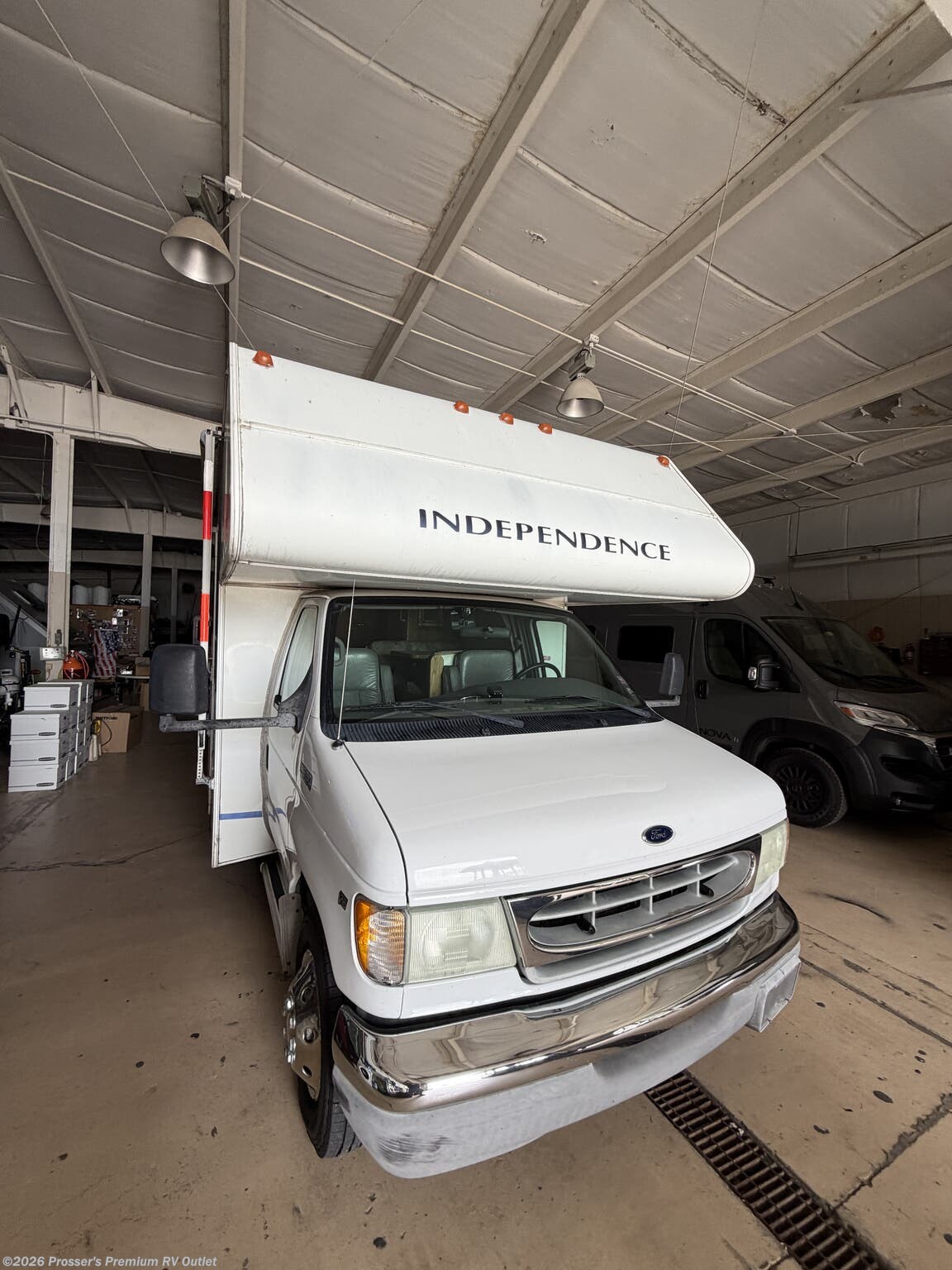 Used 2002 Gulf Stream Conquest Independence Rear Bed/Bath available in Sturtevant, Wisconsin