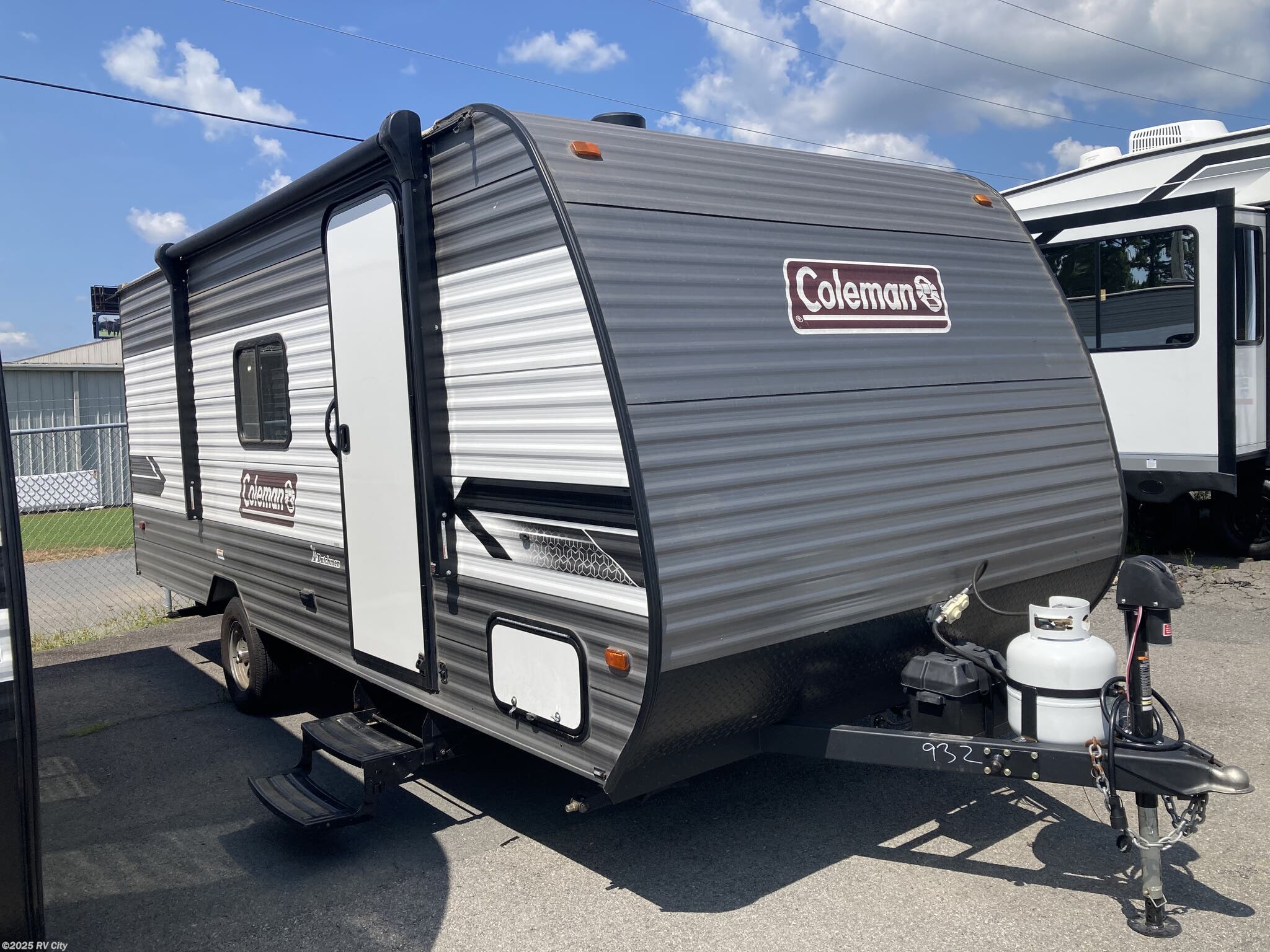 Used 2024 Dutchmen Coleman Lantern LT 18BH available in Benton, Arkansas