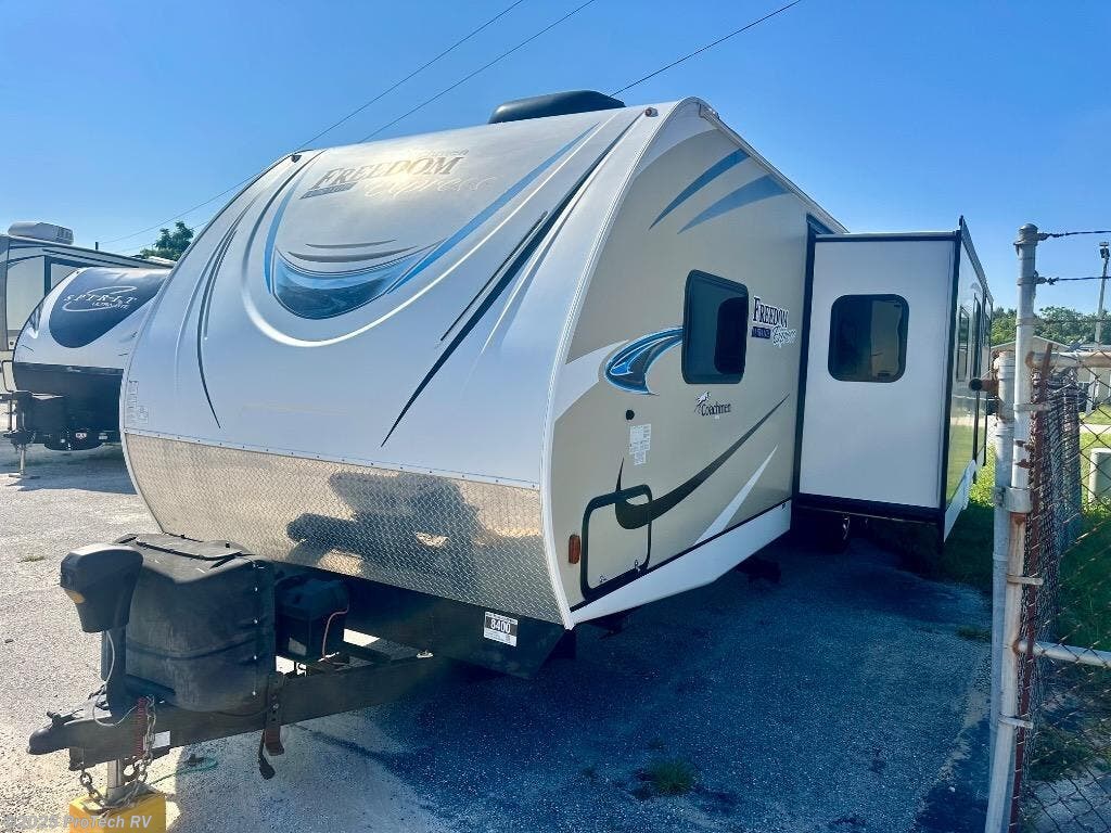 Used 2019 Coachmen Freedom Express 320bhds available in Clermont, Florida