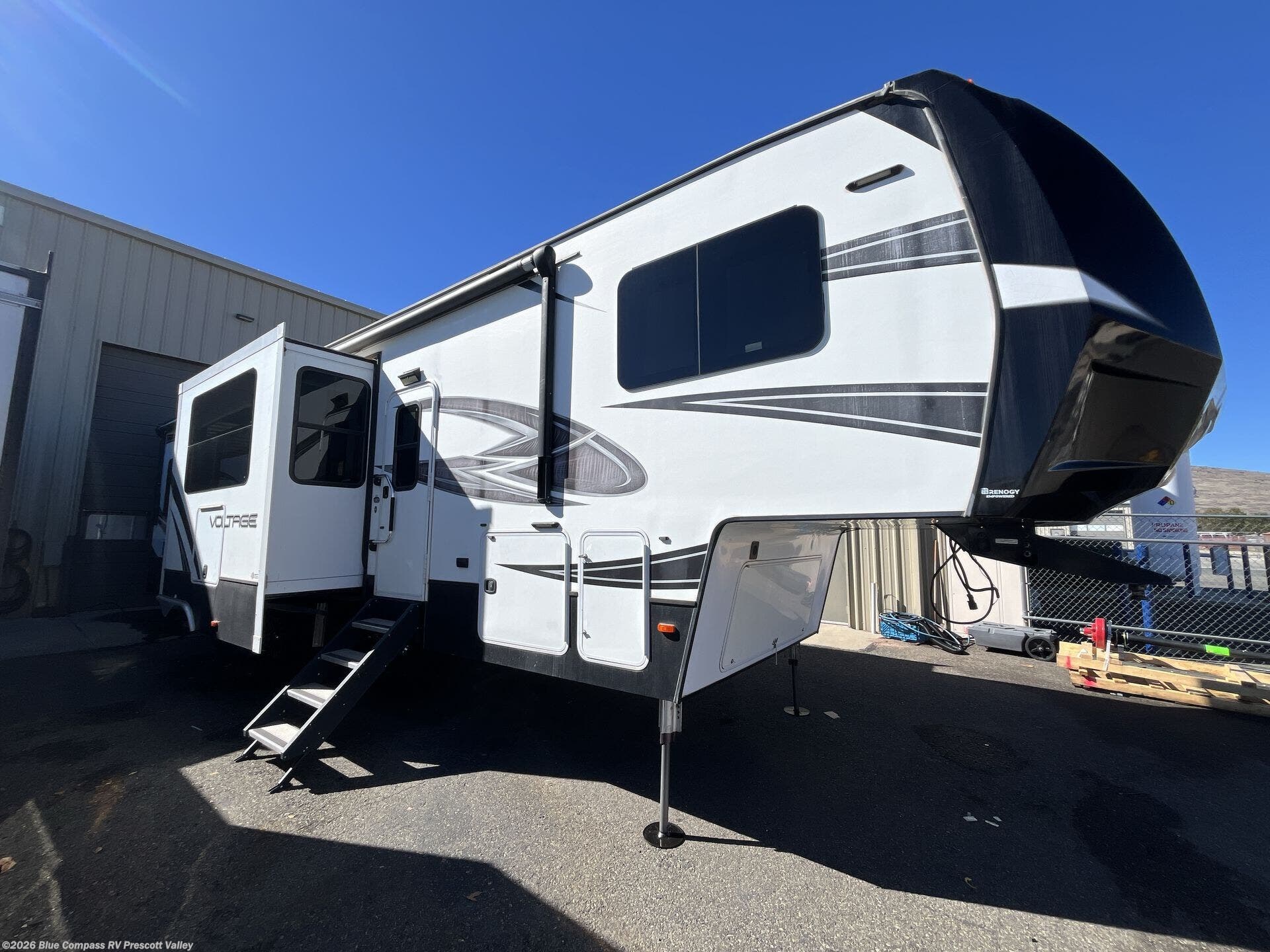 Used 2017 Dutchmen Voltage V3805 available in Prescott Valley, Arizona
