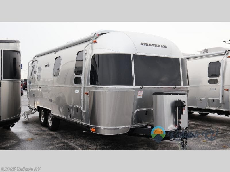 New 2026 Airstream Flying Cloud 25FB Twin available in Springfield, Missouri