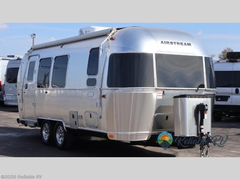 New 2026 Airstream Flying Cloud 23FB Twin available in Springfield, Missouri