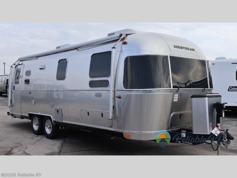 New 2026 Airstream Globetrotter 27FB Twin available in Springfield, Missouri