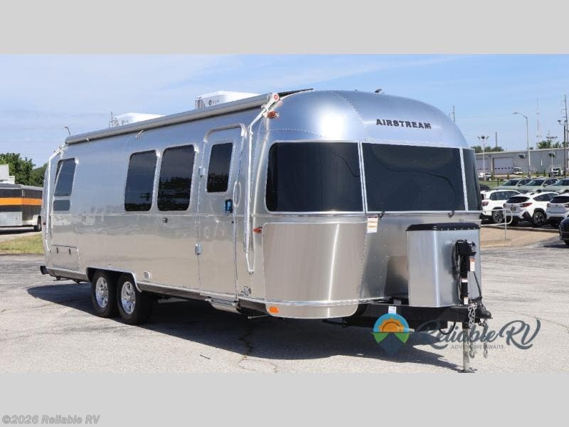 New 2026 Airstream Flying Cloud 28RB Twin available in Springfield, Missouri