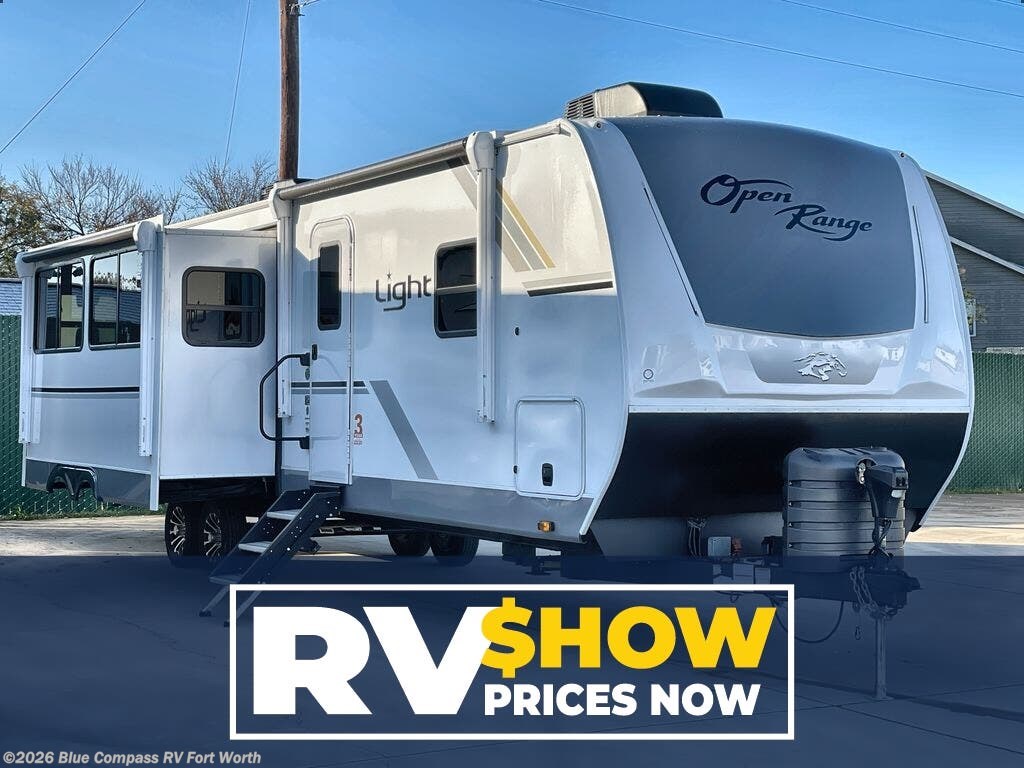 Used 2025 Highland Ridge Light 321BHS available in Fort Worth, Texas