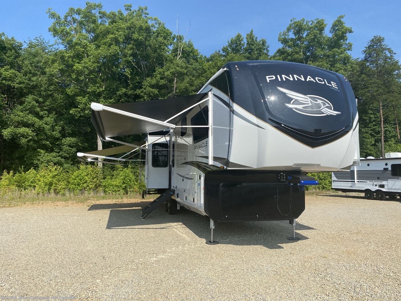 New 2025 Jayco Pinnacle 38KPTS available in Ringgold, Virginia