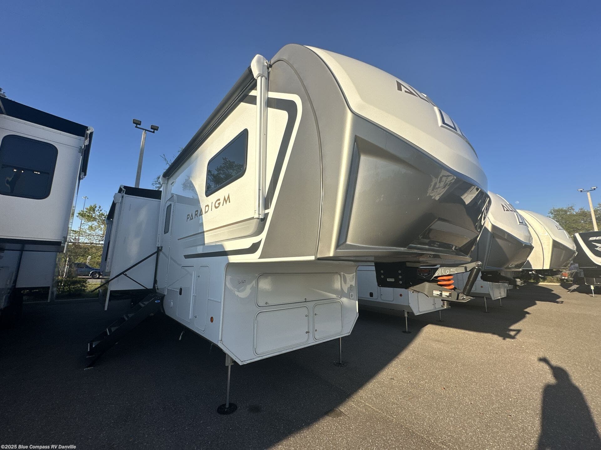 New 2025 Alliance RV Paradigm 395DS available in Ringgold, Virginia