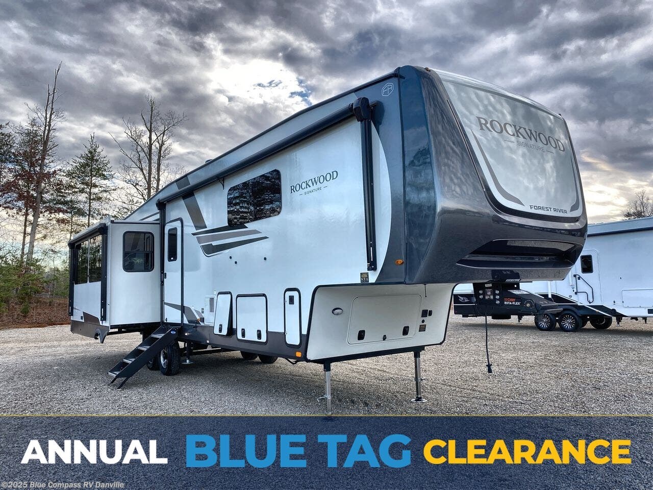 New 2025 Forest River Rockwood Signature 401SB available in Ringgold, Virginia