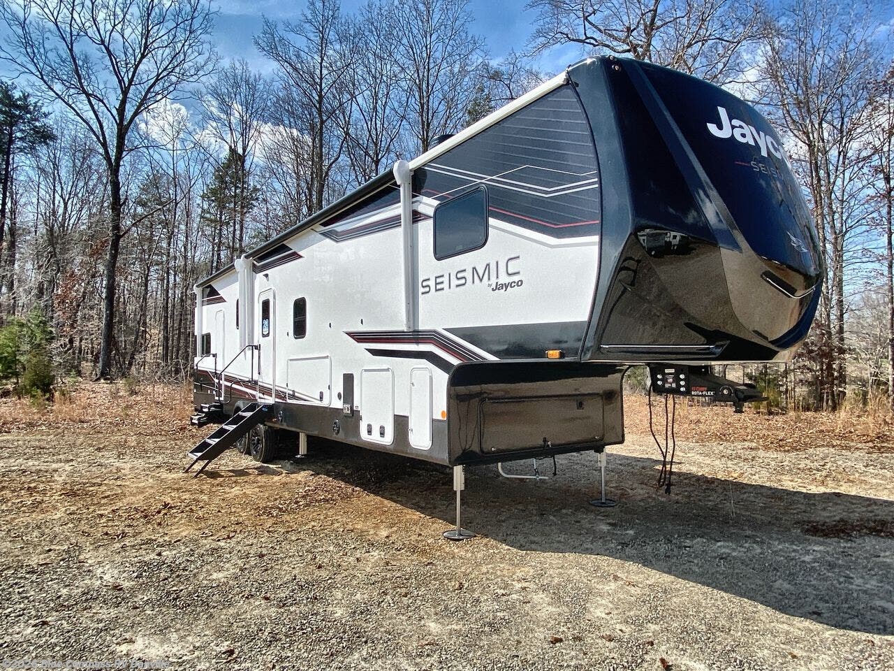 New 2026 Jayco Seismic 359 available in Ringgold, Virginia