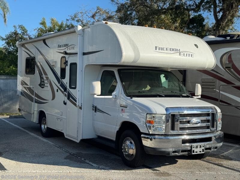 Used 2016 Thor Motor Coach Freedom Elite 22E available in Nokomis, Florida