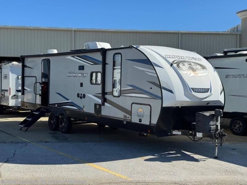 Used 2020 Forest River Cherokee Alpha Wolf 26RBL available in Nokomis, Florida