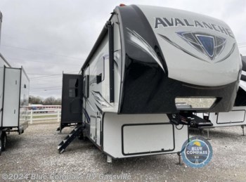 Used 2019 Keystone Avalanche 379BH available in Gassville, Arkansas