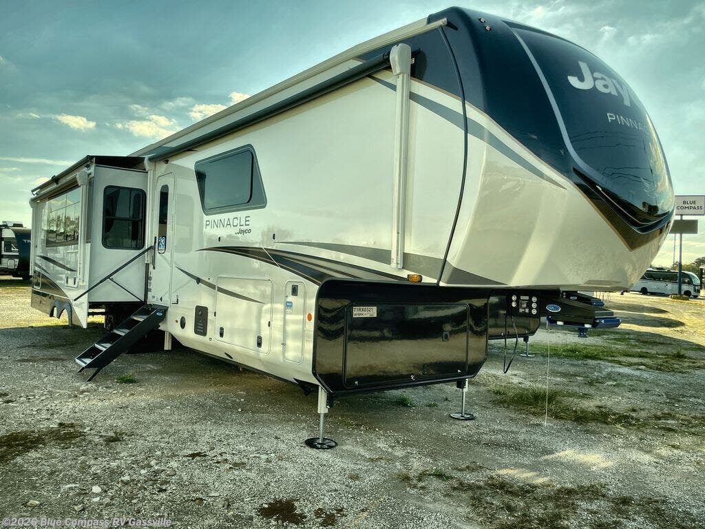 New 2026 Jayco Pinnacle 38FBRK available in Gassville, Arkansas