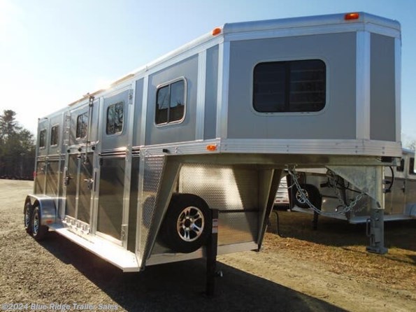 2023 River Valley 2H GN w/Dress & Side Ramp, 7'6"x6'8" available in Ruckersville, VA