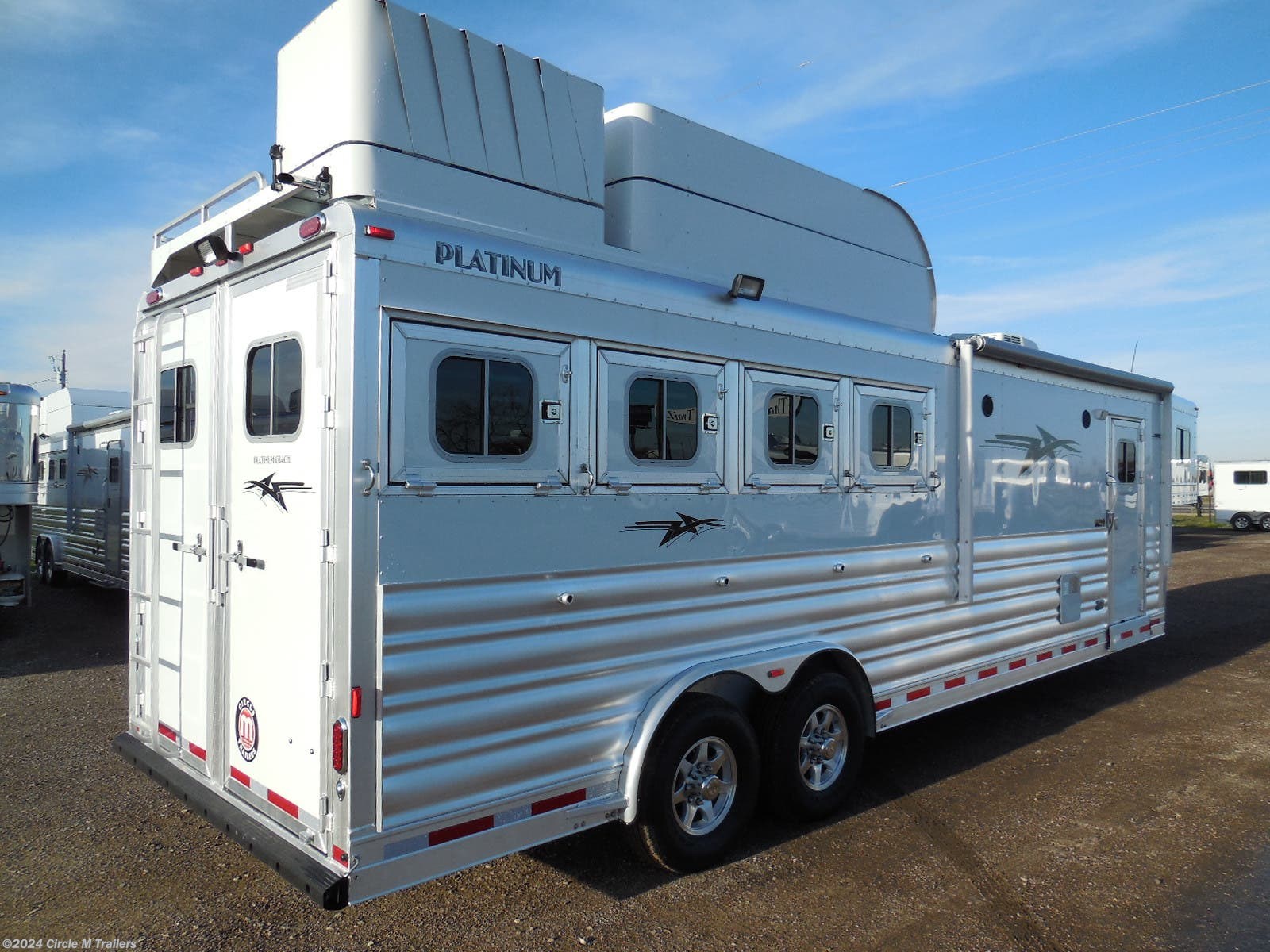 Horse Trailer - 2019 Platinum Coach Outlaw 4 horse 10' SW Outlaw ...