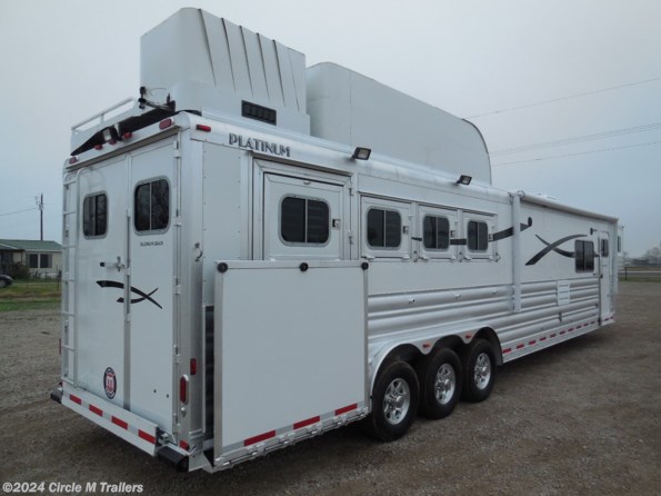 2023 Platinum Coach Outlaw 4H 15' 9" Outlaw Side Load COUCH & DINETTE!! available in Kaufman, TX