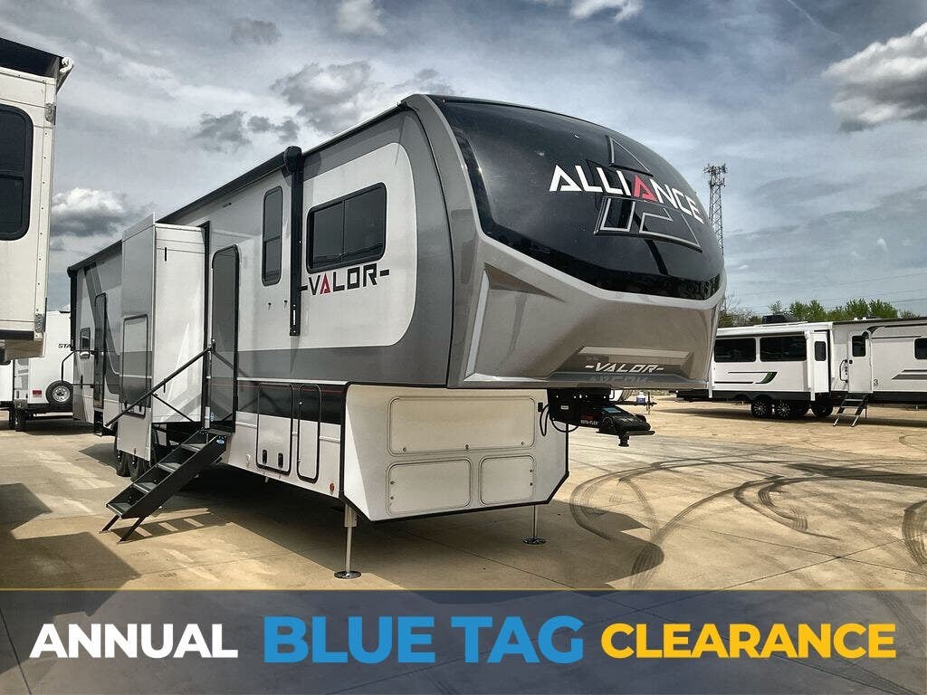 New 2025 Alliance RV Valor 40V13 available in Strafford, Missouri