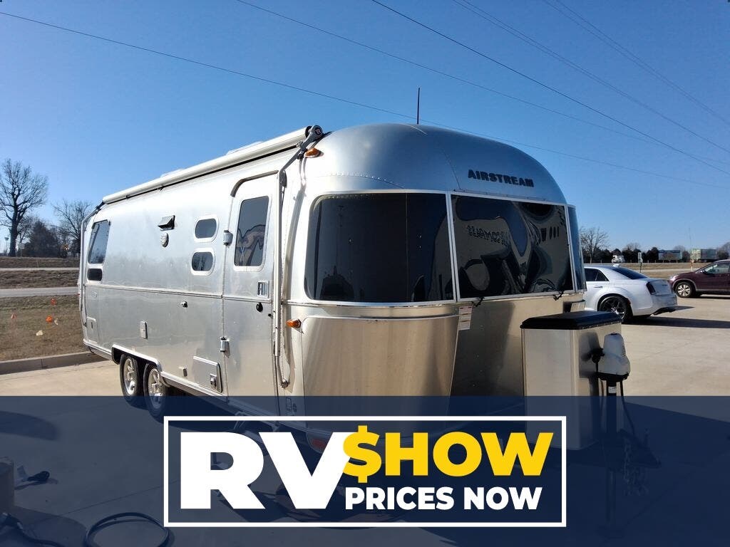 Used 2018 Airstream Flying Cloud 25RB Twin available in Strafford, Missouri