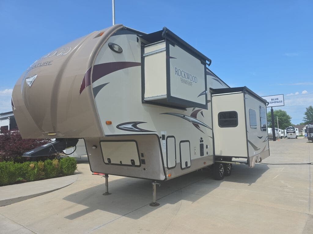 Used 2017 Forest River Rockwood Signature Ultra Lite 8280WS available in Strafford, Missouri
