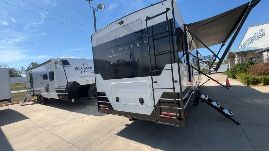 New 2027 Brinkley RV Model I 290 available in Strafford, Missouri