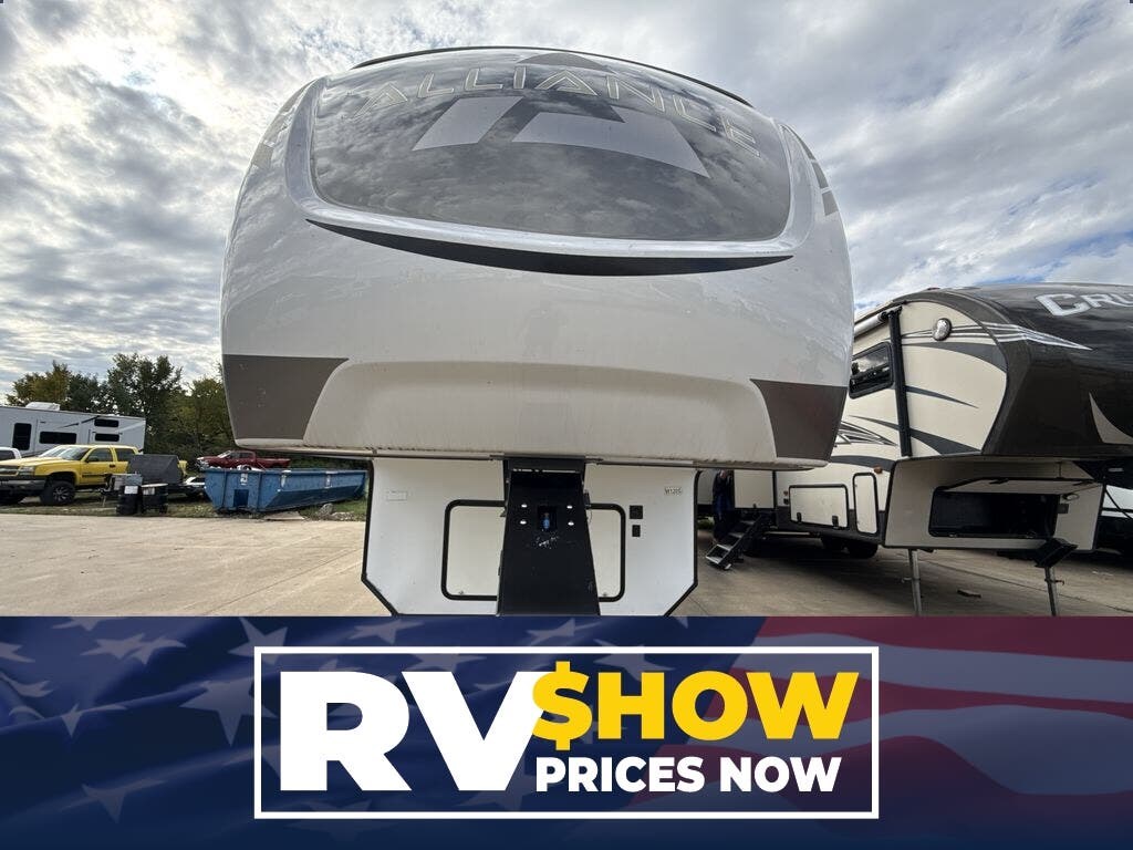 Used 2021  Alliance RV Paradigm 390MP by Alliance RV from Blue Compass RV Springfield in Strafford, MO