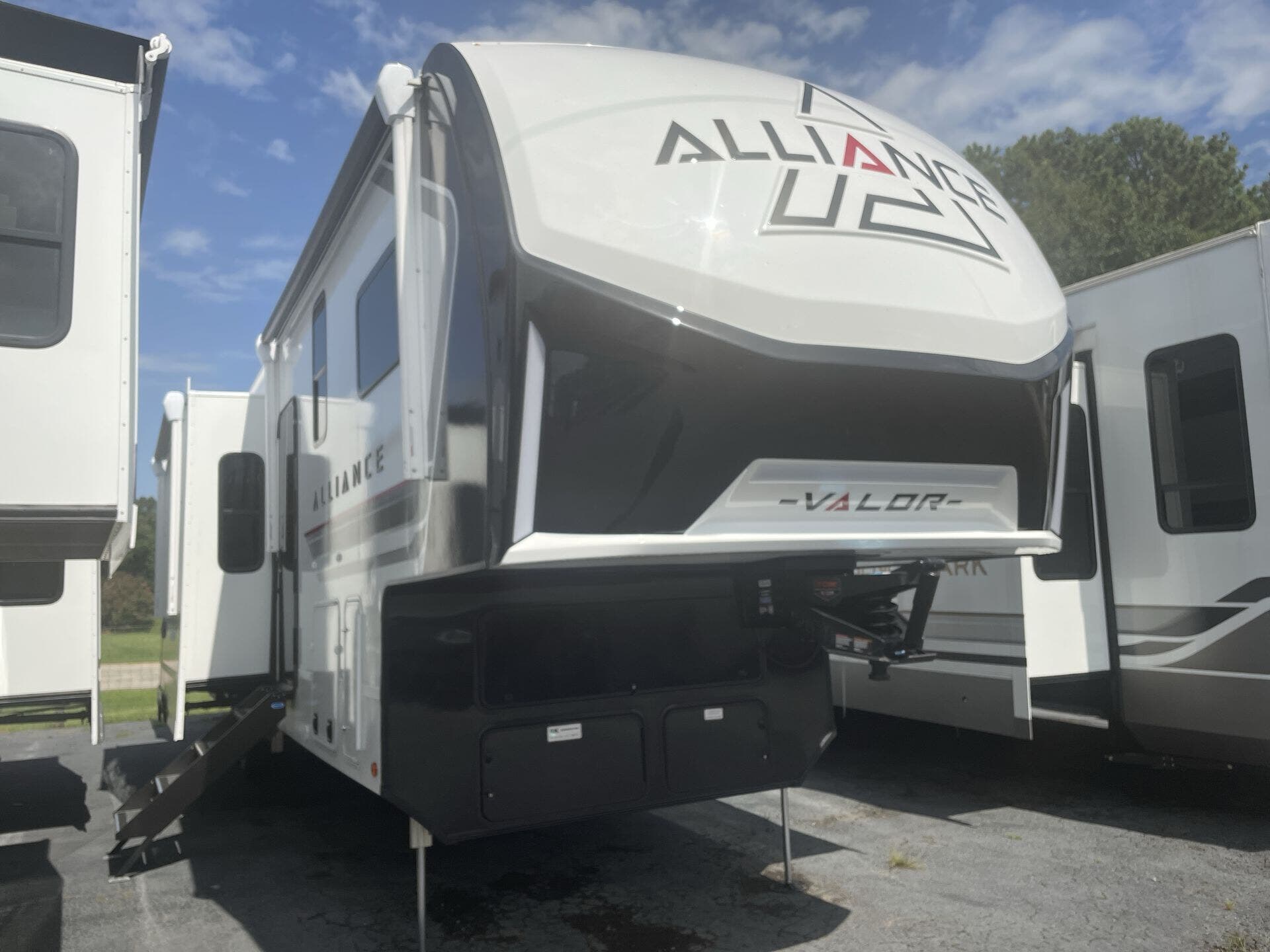 New 2027 Alliance RV Valor 37V11 available in Strafford, Missouri