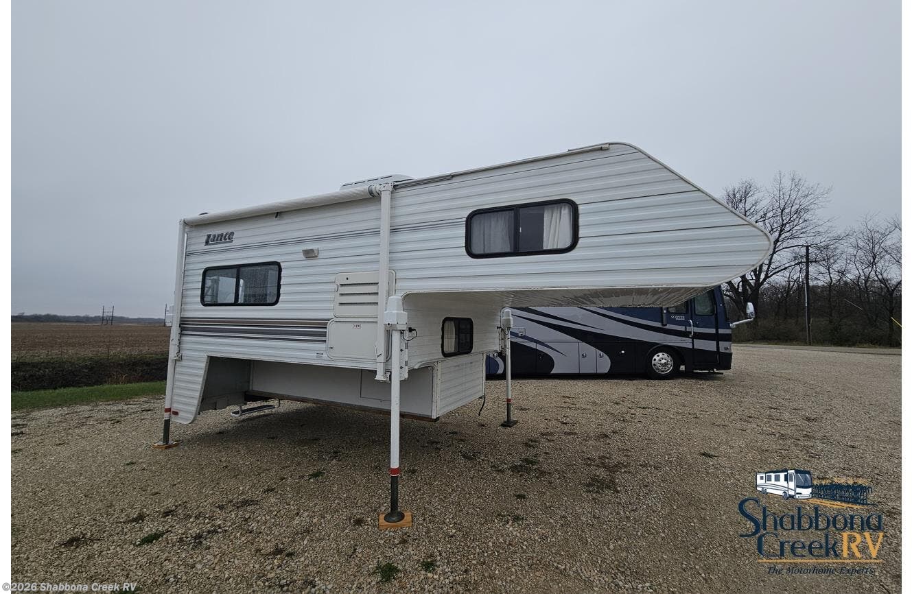 Used 2005 Lance  915 available in Atkinson, Illinois