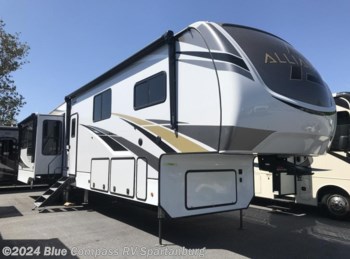 New 2022 Skyline Alliance Paradigm 390MP available in Duncan, South Carolina